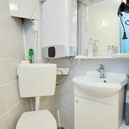 Ahava Buza Appartement *
