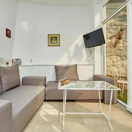 Apartment Ahava Buza *