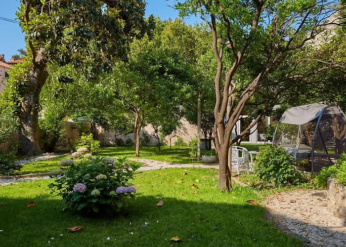 Ahava Buza アパート